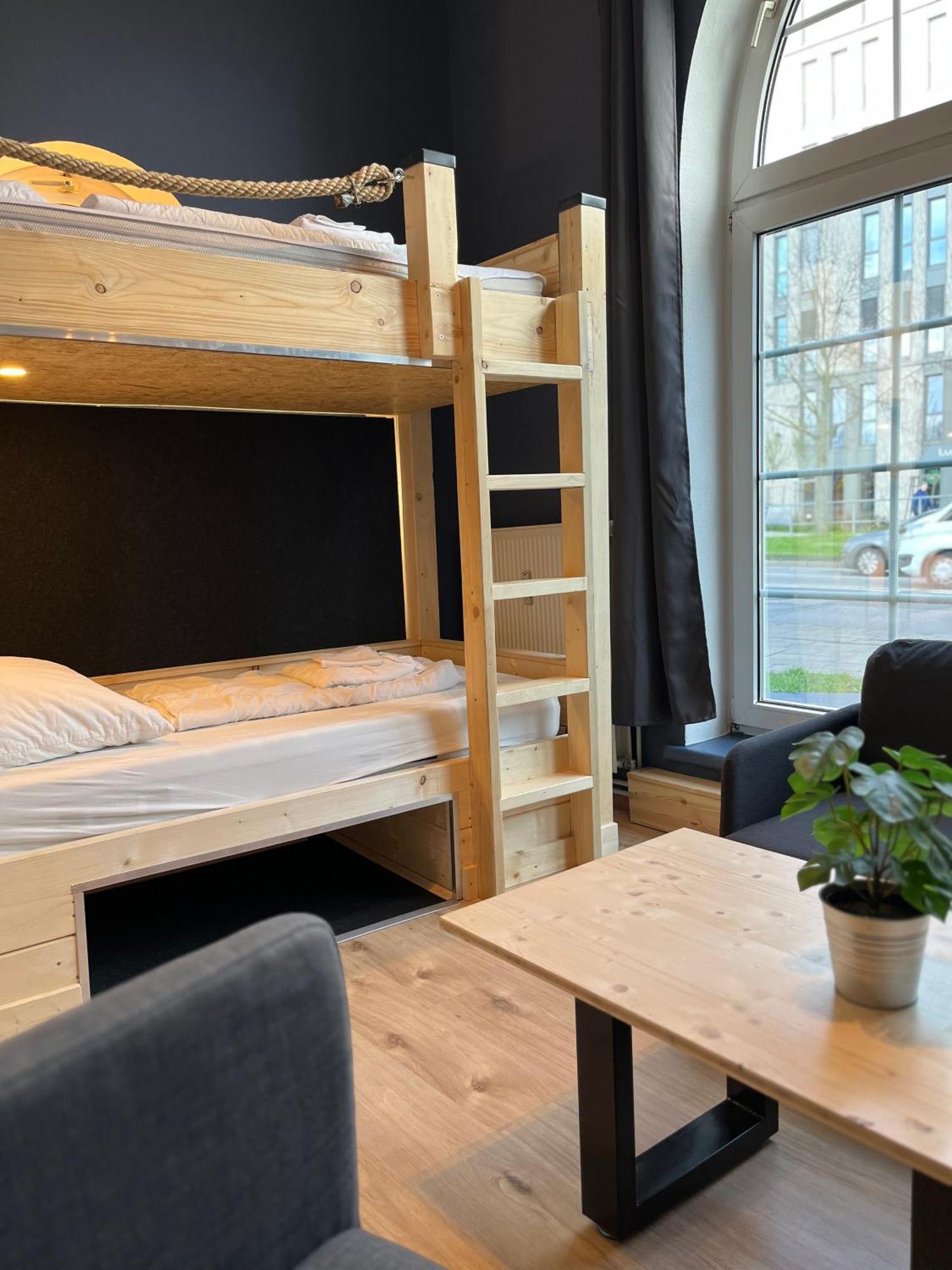 Blue Doors Hostel Ktv 로스토크 외부 사진